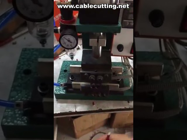 Elektrikli Isıtmalı Dikey Kablo Sıyırma Makinesi | Yüksek Verimli Tel Sıyırma